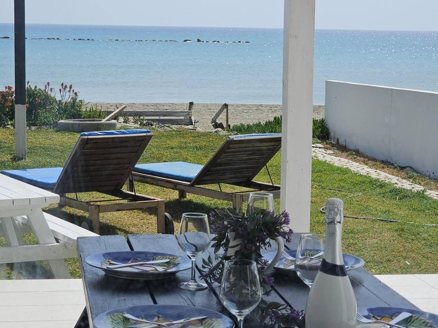 Ammos Beachfront Villa Paradise Λάρνακα Εξωτερικό φωτογραφία