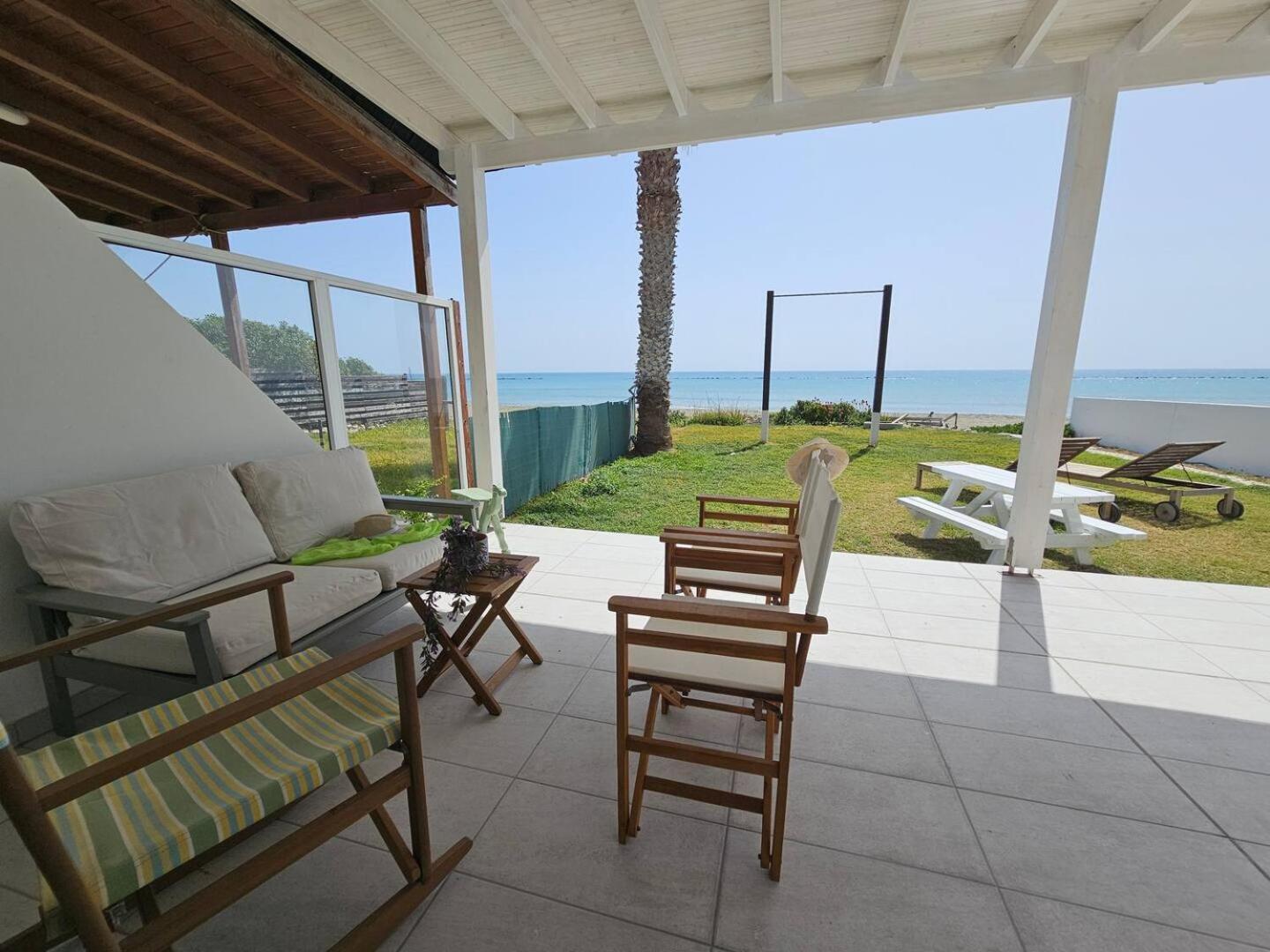 Ammos Beachfront Villa Paradise Λάρνακα Εξωτερικό φωτογραφία