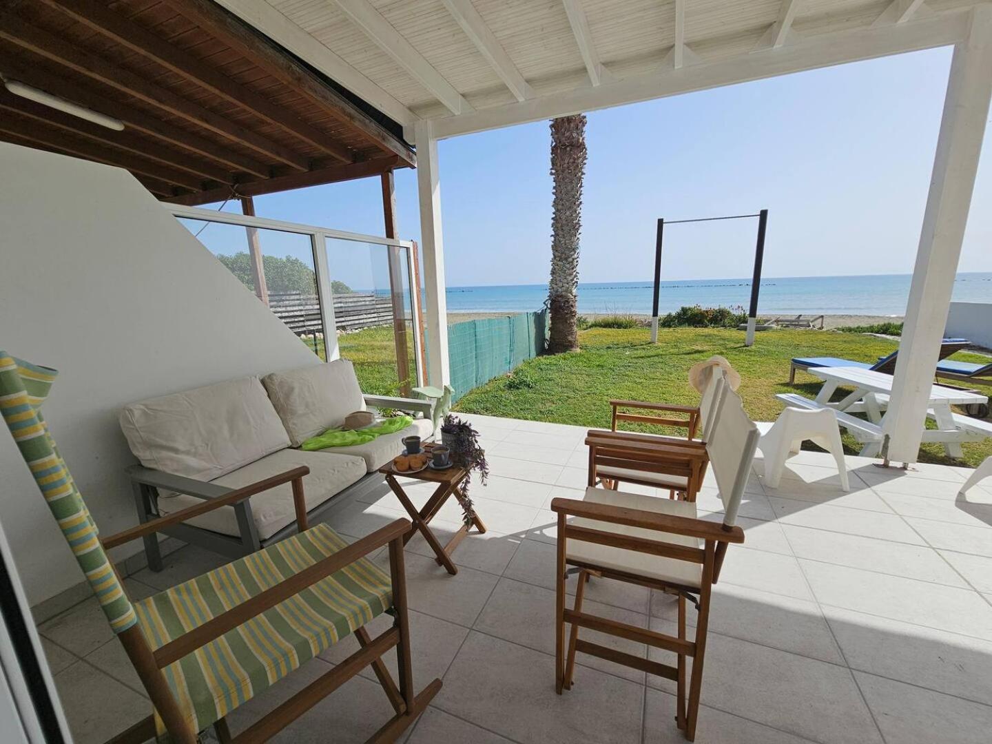 Ammos Beachfront Villa Paradise Λάρνακα Εξωτερικό φωτογραφία