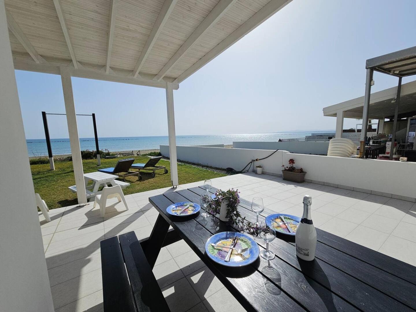 Ammos Beachfront Villa Paradise Λάρνακα Εξωτερικό φωτογραφία